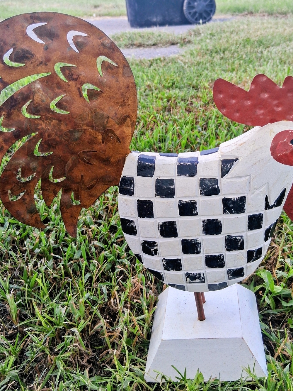 Antique Metal Rooster Rustic Checkered